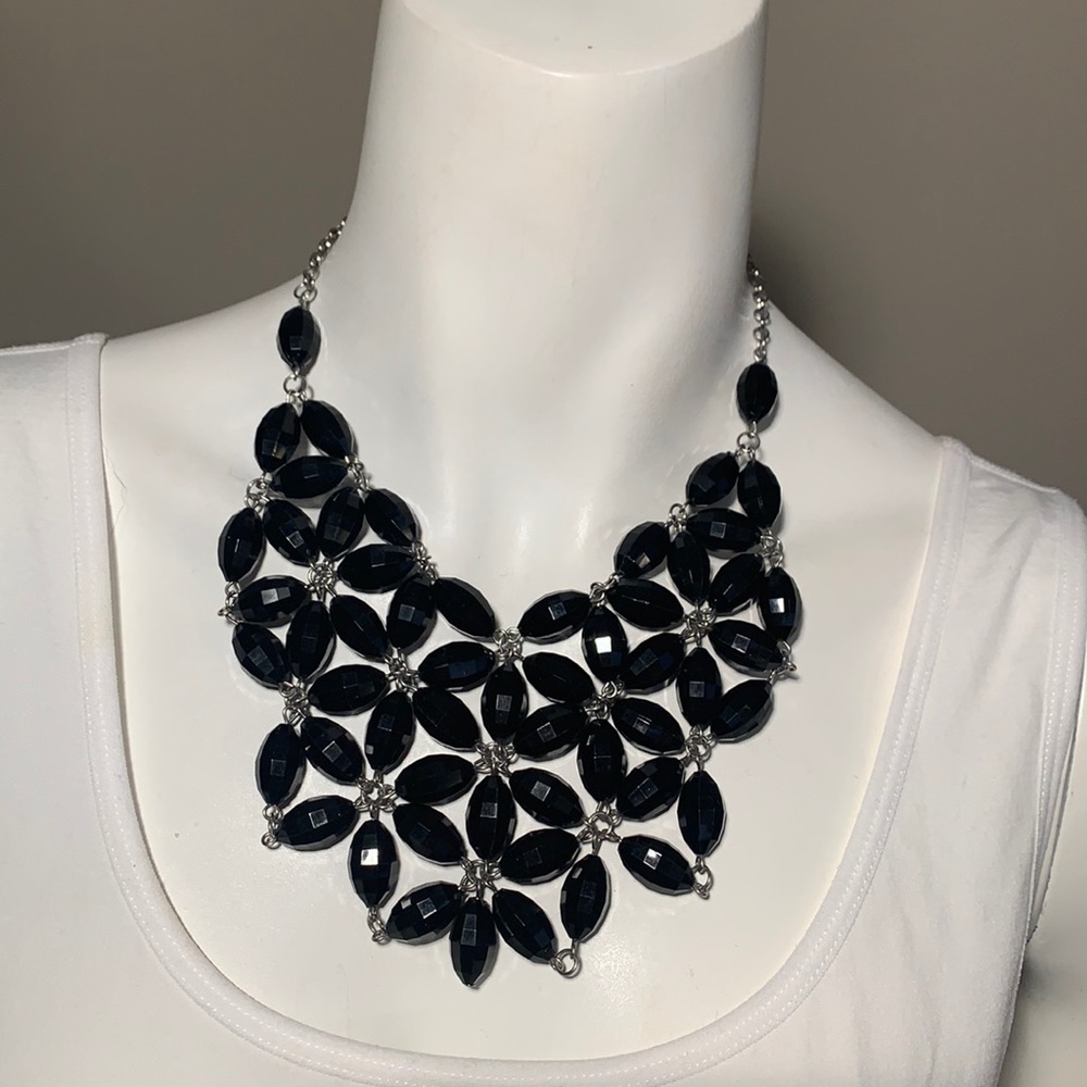 Chandelier statement necklace black